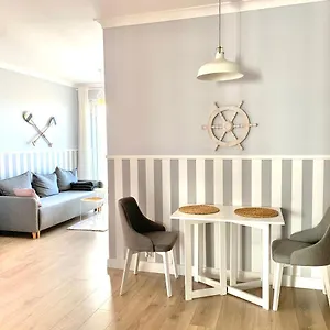 Apartment Mieszkanie W Marynarskim Stylu 700m Od Morza, Kolberg